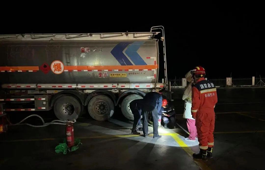 救援車翻車_救援事故車輛側(cè)翻責(zé)任劃分_車輛側(cè)翻事故救援