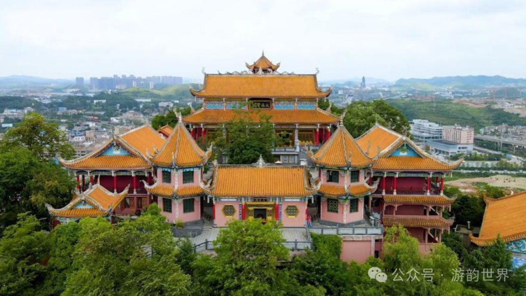 貴州紅楓湖旅游攻略_貴州紅楓湖什么時候景色最美_貴州紅楓湖是人工湖嗎